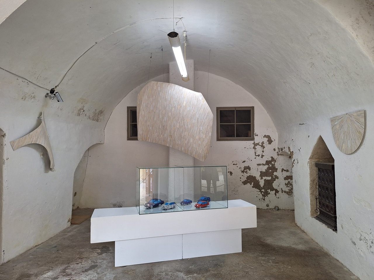 lejo: "fragment" 2020, "monument" 2021, "kompliment" 2019, © Gabriele Cvetko-Lechner 2025